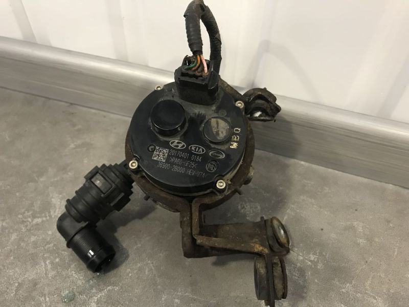 369002B000 Помпа системи охолодження