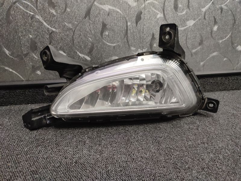 92201-D3000 Протитуманна фара передня ліва