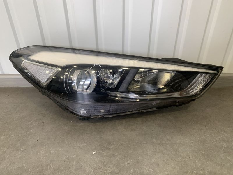92102D7100 Фара LED (1 лінза) права  (RHD)