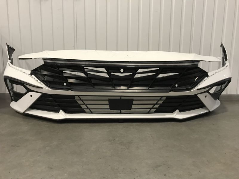 86511AAA0 Бампер передній комплектний