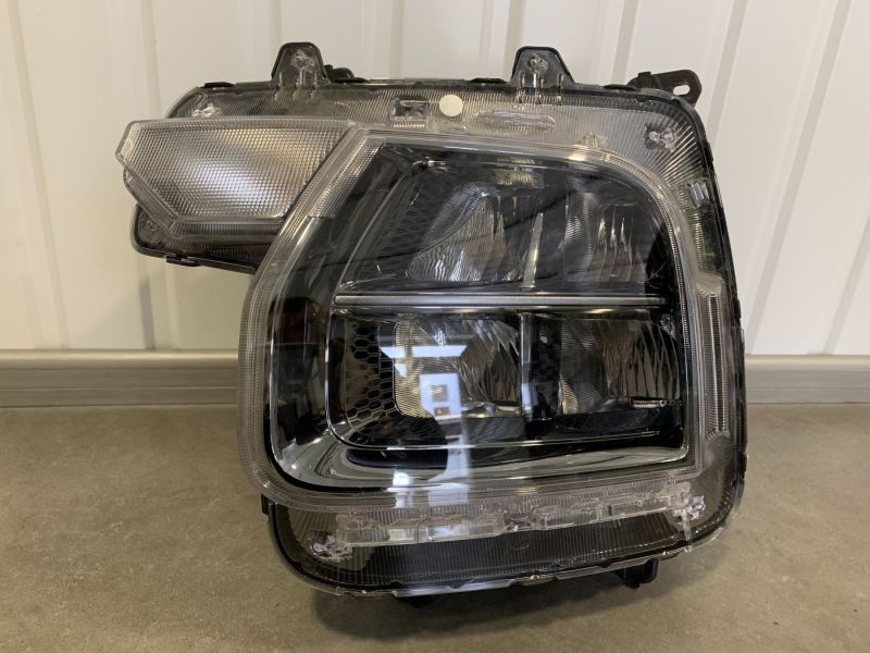 92101CG100 Фара LED ліва