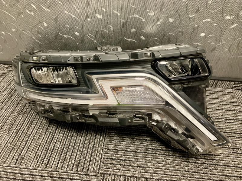 92102R0000 Фара Full LED права