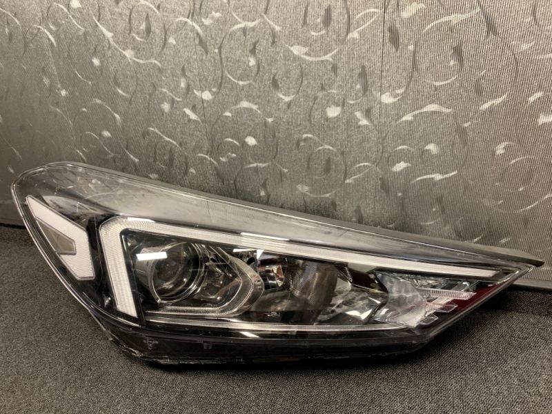 92102D3620 Фара LED (1 лінза) права