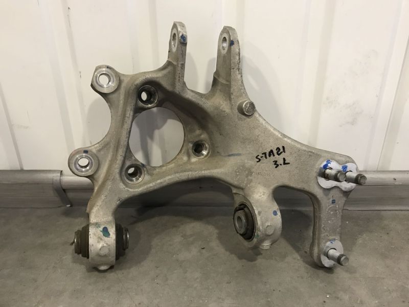 52710L0500 Кулак задний левый (цапфа)
