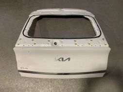 Кришка багажника (ляда)