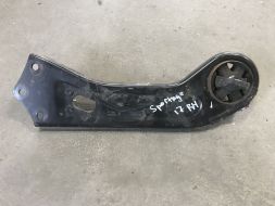 Важіль задньої підвіски поздовжній нижній правий