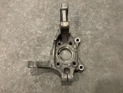 Кулак передній (поворотний) лівий