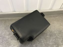 Кришка блоку запобіжників